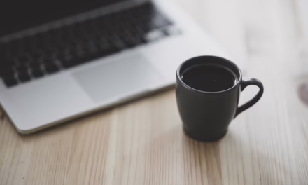 Curso online: como transformar seu conhecimento em produto digital lucrativo